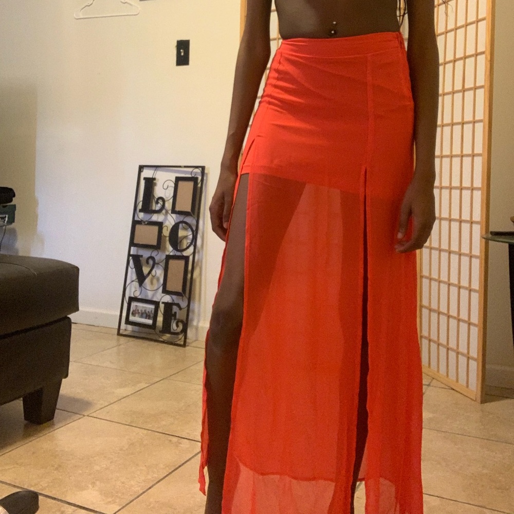 I am selling a size s skirt from H&M